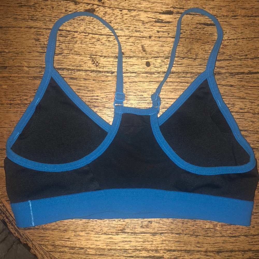 Nike sports bra - Picture 2 of 2